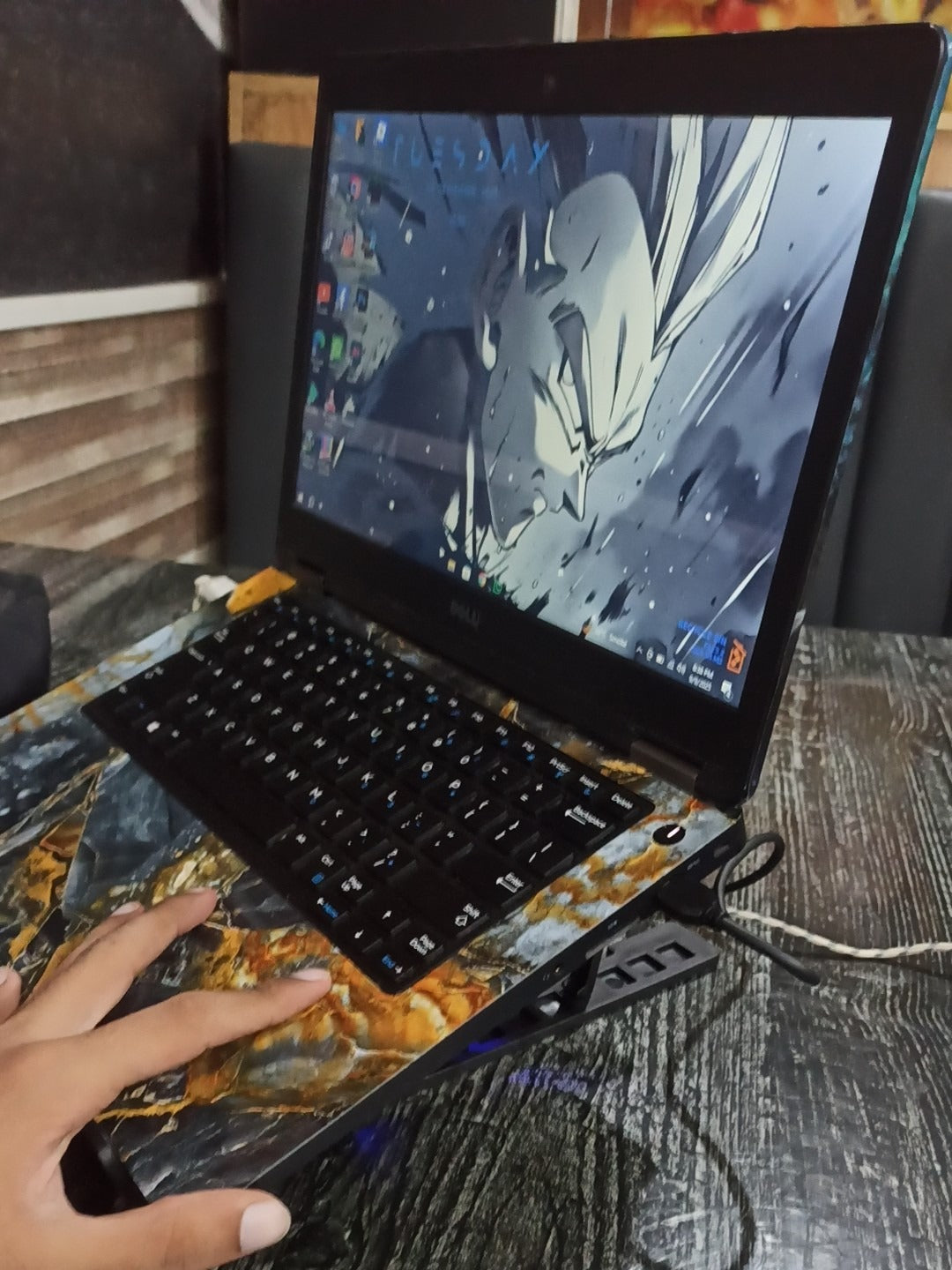 N6 ADJUSTABLE HIGH WIND POWER AND LOW NOISE FOLDABLE LAPTOP AND TABLET COOLING FAN